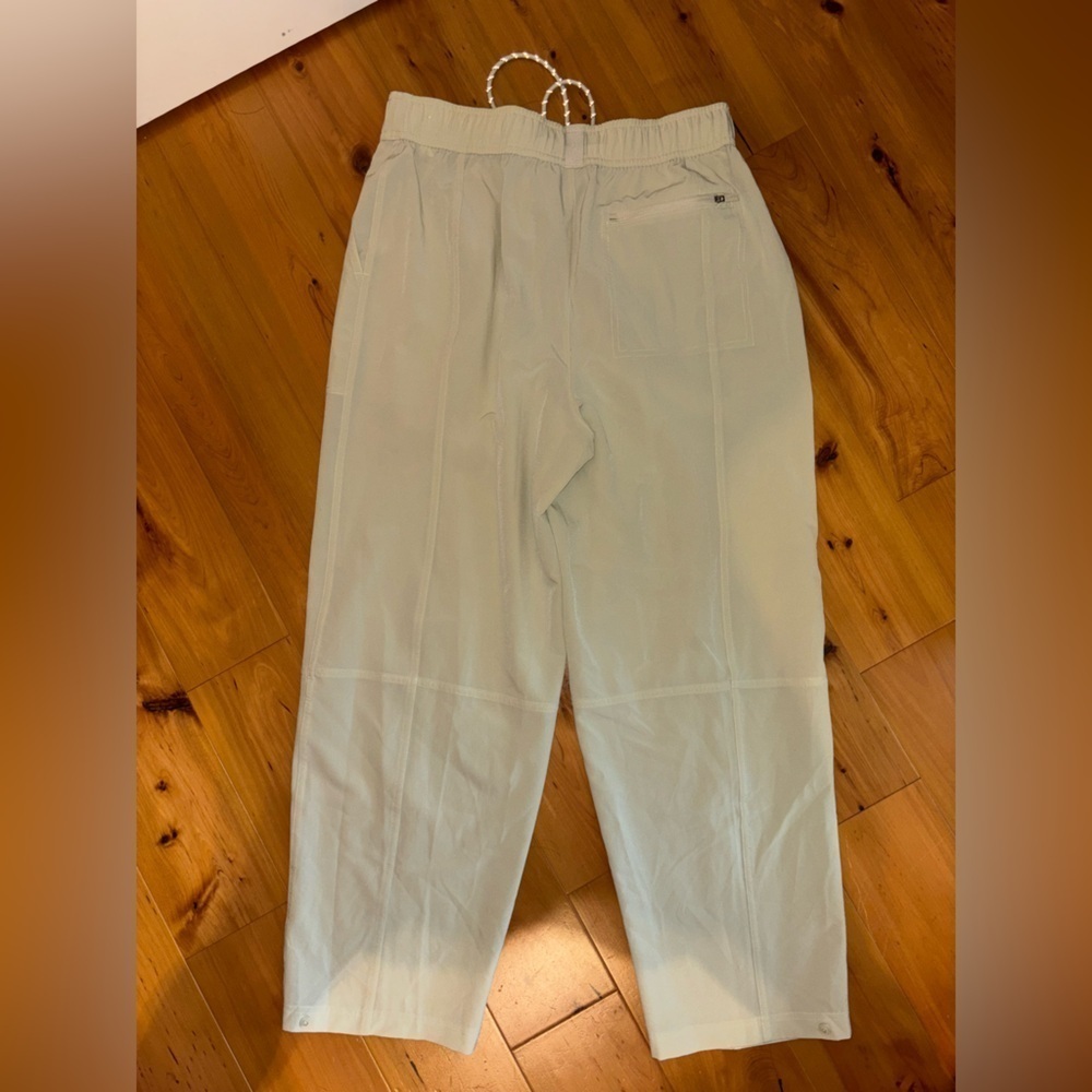Women’s Calia khaki pants - Picture 4 of 4